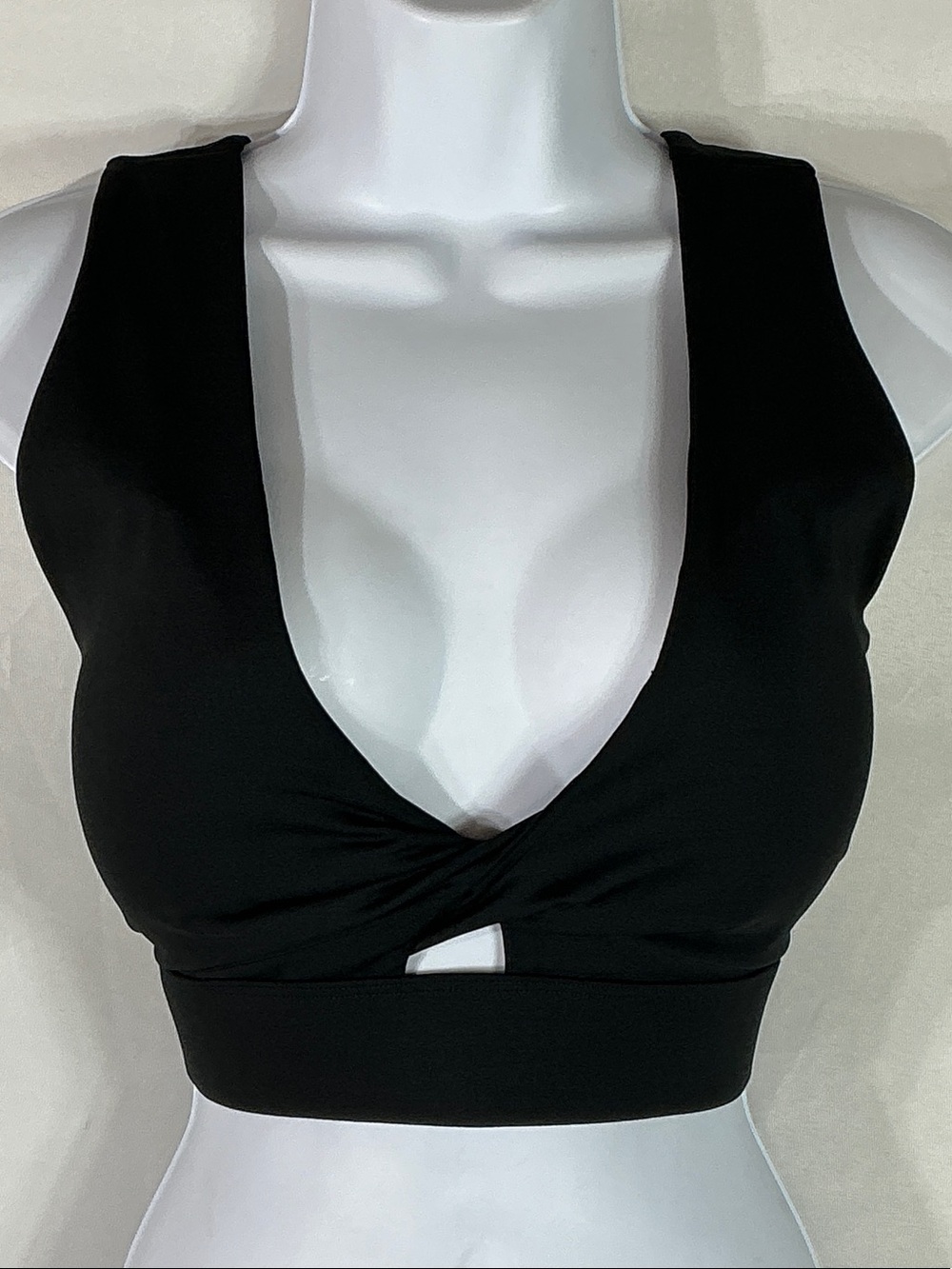 Fabletics Black Twist-Front Deep V Sports Bra Size 2X